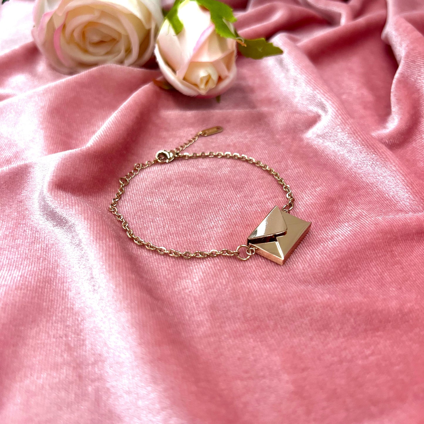❤️PERSONALIZED LOVE LETTER NECKLACE